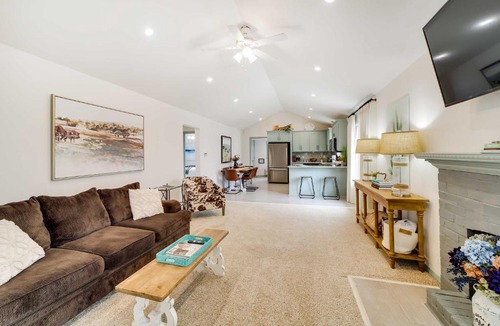 Cherry Street House | Tulsa Vacation Home ~ 3 Mi to Downtown