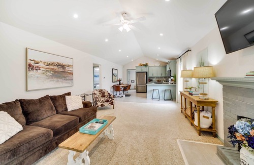 Cherry Street House | Tulsa Vacation Home ~ 3 Mi to Downtown