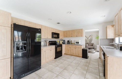 Pembroke Pines Villa | Tulum Villa a Waterfront Villa Beach, Game Room, Cinema & Spa