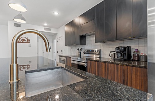 Shawnee Apartment | Tumbleweed - Walkable + Dog Park + Balcony + Garage