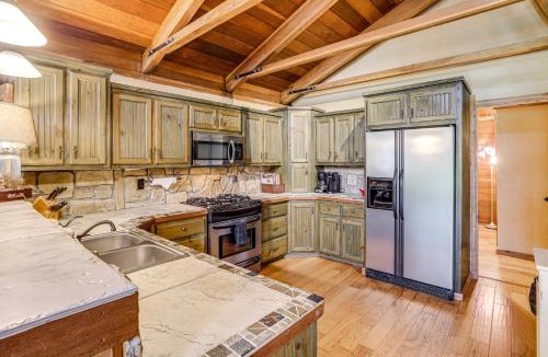 Tumbling Shoals House | Tumbling Shoals Cabin < 1 Mi to Beaches & Boating!