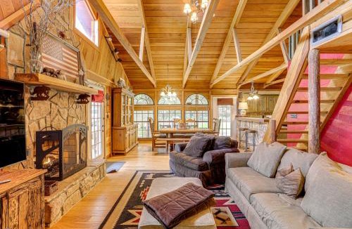 Tumbling Shoals House | Tumbling Shoals Cabin < 1 Mi to Beaches & Boating!
