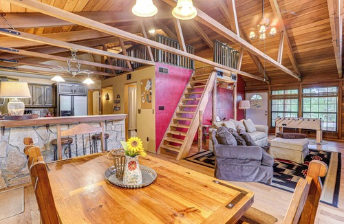 Tumbling Shoals Cottage | Tumbling Shoals Cabin < 1 Mi to Beaches & Boating!