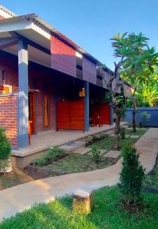 Anturan House | Tunjung guest house lovina beach