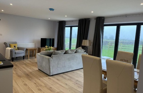 Tunstall House | Tunstall Cottage - Mount Pleasant Farm