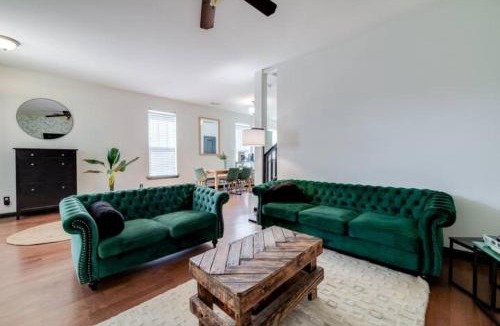 Pooler House | Tupelo Honey - 6 BR, Sleeps 16+
