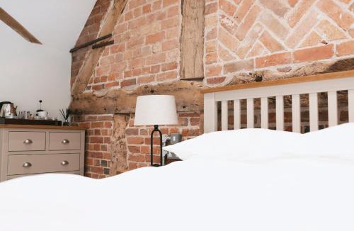 Handsacre Bed & Breakfast | Tuppenhurst Barn