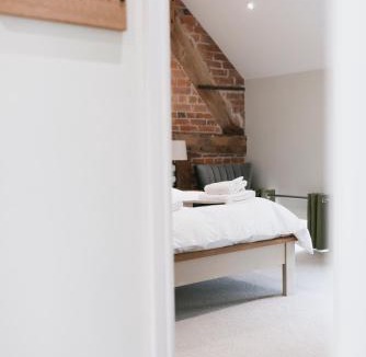 Handsacre Bed & Breakfast | Tuppenhurst Barn