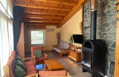 Sant Joan de Les Abadesses Cottage | Turisme Rural El Janpere