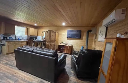 Humble Cabin | Turkey Creek Cabin