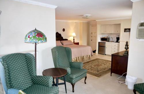 Summit Hotel | Turkey Hill Inn