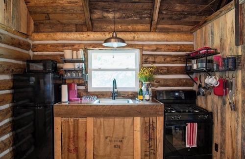 Russellville Cabin | Turkey Path Ranch Cabin