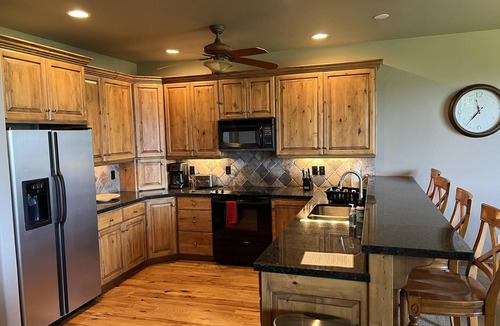 Midway Condo | Turnberry Condo (SSL)