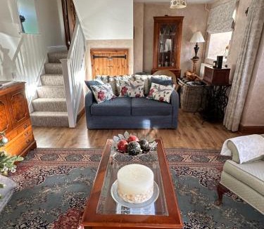 Tetbury House | Turnpike Cottage