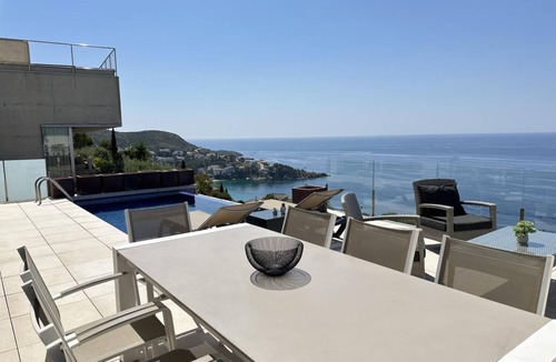 Almadraba-Canyelles Villa | Turo Villa 2 - Four Bedroom Villa, Sleeps 8