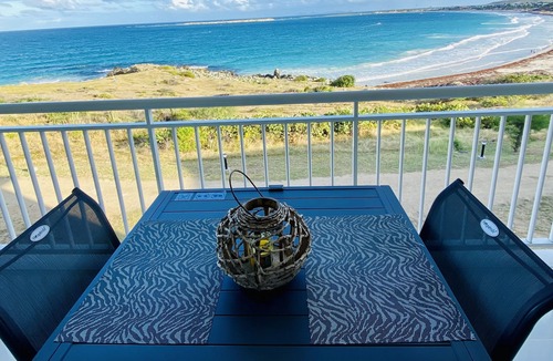 Orient Bay Apartment | TURQUOISE OCEANVIEW BEACHFRONT SUITE