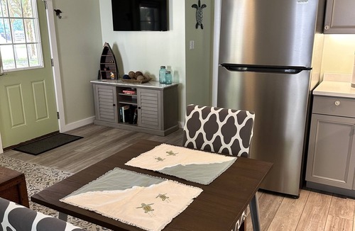 Valley Lee Cottage | Turtle Cove at Cedar Cove Marina