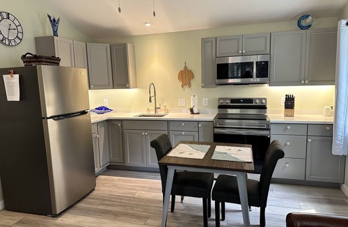 Valley Lee Cottage | Turtle Cove at Cedar Cove Marina