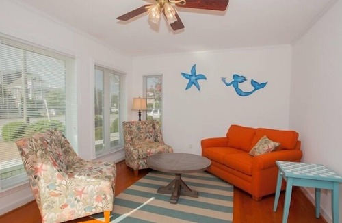 Northeast Virginia Beach House | Turtle Cove by RedAwning