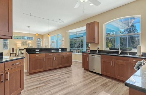 Palma Sola House | Turtle Cove! Heated Pool, Movie Room, Pool Room, Lakeview, Close to Anna Maria