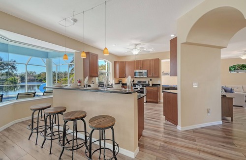 Palma Sola House | Turtle Cove! Heated Pool, Movie Room, Pool Room, Lakeview, Close to Anna Maria