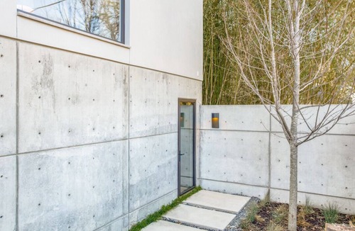 Oak Lawn Cottage | Turtle creek Trailhouse, adjoining the Katy Trail