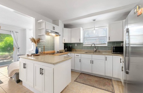 Vilano Beach Apartment | Turtle Hideaway- Walk to Beach & Pier!