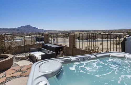 Elephant Butte House | TURTLEBACK OASIS! Mins to Lake, Hot Springs & Golf