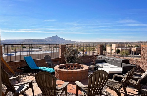 Elephant Butte House | TURTLEBACK OASIS! Mins to Lake, Hot Springs & Golf