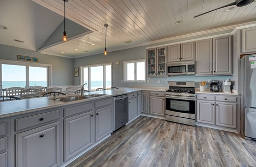 Ocean Ridge House | Turtle’s Trove Oceanfront House in North Topsail Beach - 5 beds, 5.5 baths