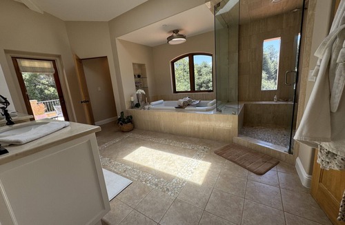 Topanga Villa | Tuscali Mountain Luxury Inn