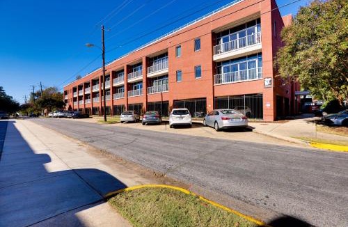 Tuscaloosa House | Tuscaloosa Condo: Steps to Bryant-Denny Stadium!
