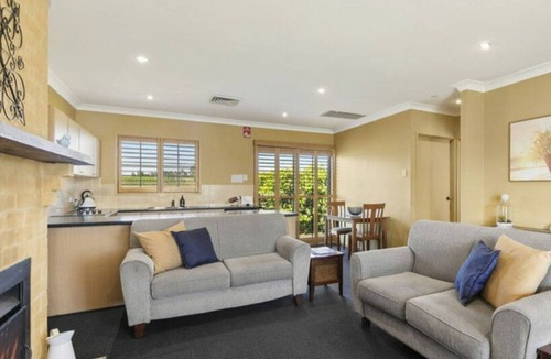 Rothbury Villa | Tuscan charm meets Hunter Valley tranquility.