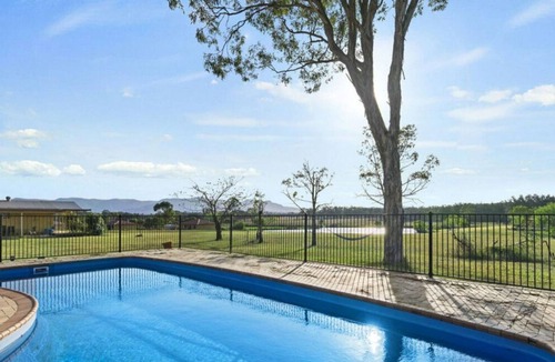 Rothbury Villa | Tuscan charm meets Hunter Valley tranquility.