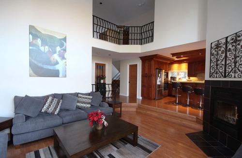 Val-des-Monts House | Tuscan Dream North - Lakehouse on Lac McGregor