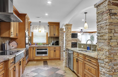 North Brookhaven House | Tuscan Dreams Message Now for Summer Special