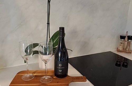 Wallan Apartment | Tuscan Getaway in Hidden Valley