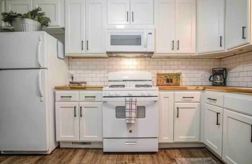 Lebanon House | Tuscan Inspired 3br Cottage