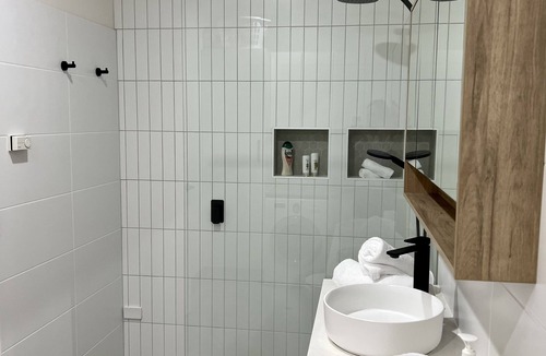 Myrtleford Apartment | Tuscan Villa in Myrtleford