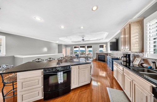 Point Venture House | Tuscany - Lake Travis Lakefront - Private Dock