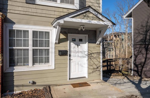 Columbia-Tusculum House | Tusculum Hilltop Haven For 8
