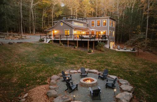 Pond Eddy House | Tuthill Treehouse - Secluded Mountain Cabin with Roof Deck & Fire Pit