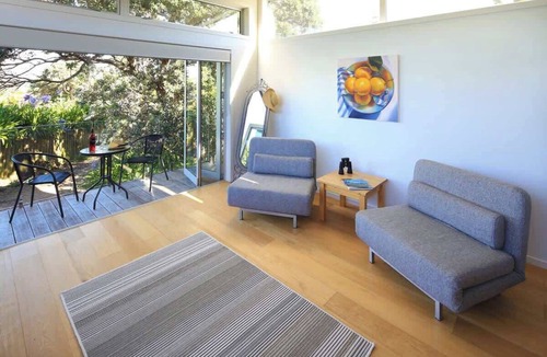 Oneroa House | Tutiri - Oneroa Studio Retreat