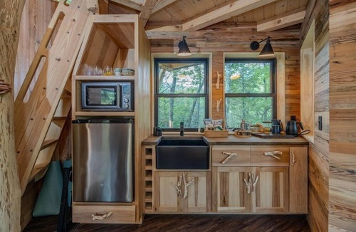 Zirconia House | Tuxedo Falls