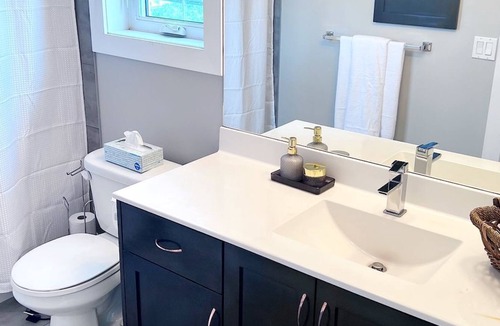 Tuxedo Park Apartment | Tuxedo Gem | 2BR | 2BA | Condo for 4