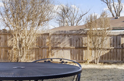 Jenks House | Tv's in Every Bedroom-Spacious-1 Mile to Aquarium & Downtown