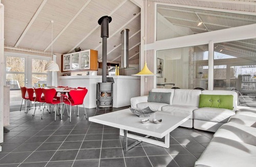 Bratten Strand House | TV1170 Jerup - Engblommen 7