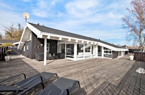 Bratten Strand House | TV1170 Jerup - Engblommen 7