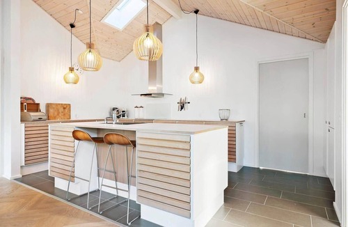 Skram House | TV1475 Ålbæk - Geminivej 15 (÷ nøgleboks)