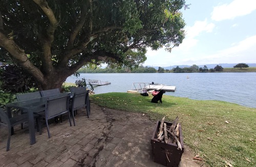 South Murwillumbah House | Tweed River Waterfront Cottage